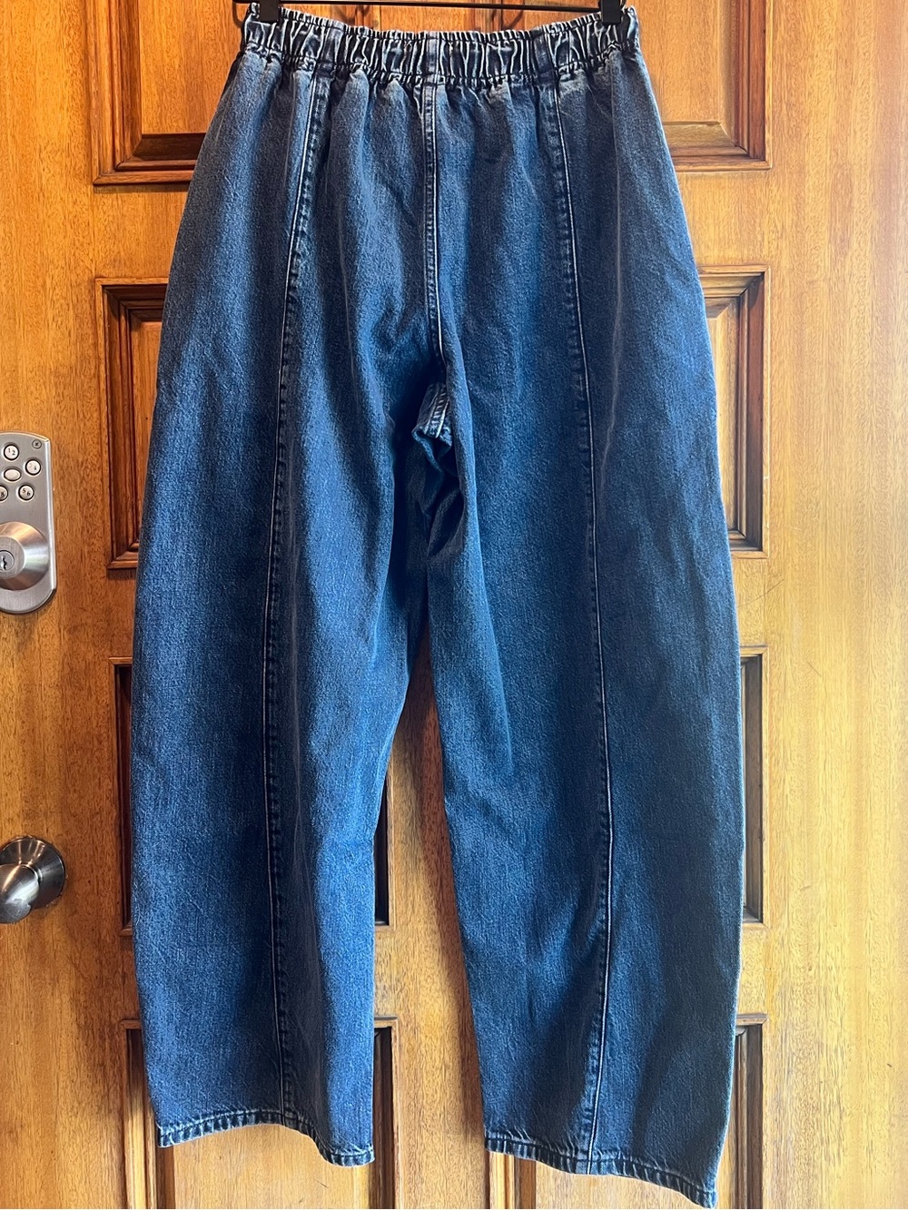 Wide-Leg Drawstring Jeans - Picture 6 of 8